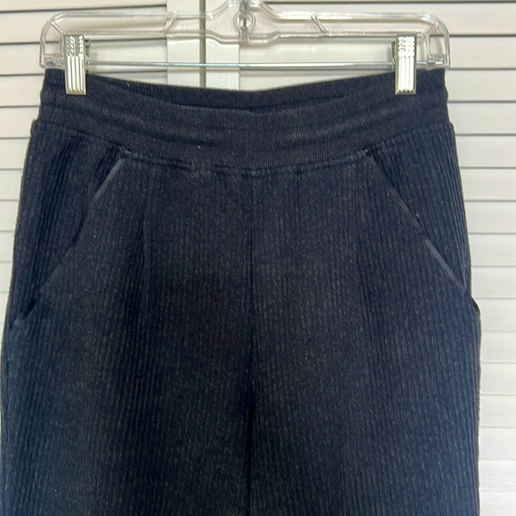 Varley's 'Chaucer' Sweatpants - SMALL - Picture 2 of 5